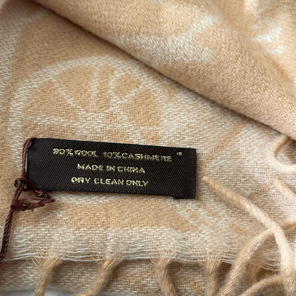 Coach cashmere blend Beige Fringe Scarf - Picture 3 of 3